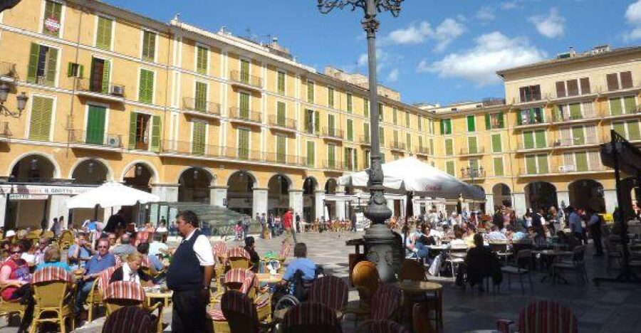 Palma de Mallorca: Guided Tour of the Old Town - Plaça Cort and the feeling of daily Palma
