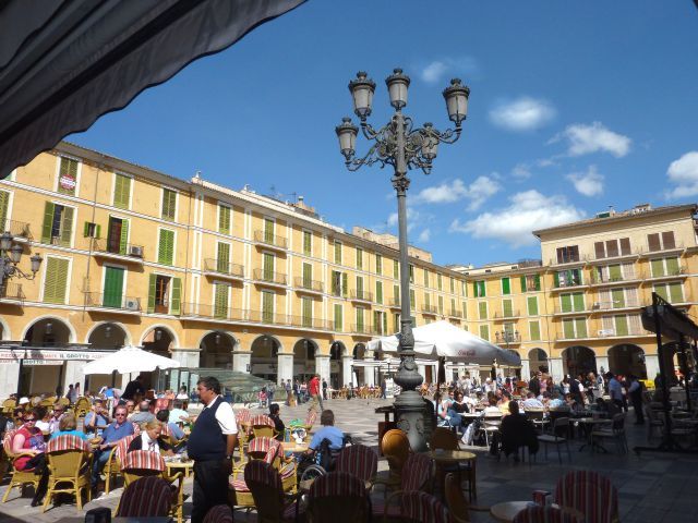 Palma de Mallorca: Guided Tour of the Old Town - Es Baluard and the market hall: culture and Mediterranean food atmosphere