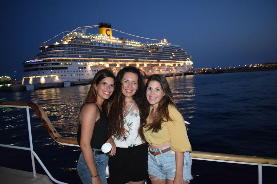 Palma de Mallorca: Night Boat Party with Live DJ - Stepping Onboard at Barca Samba: how the night actually starts