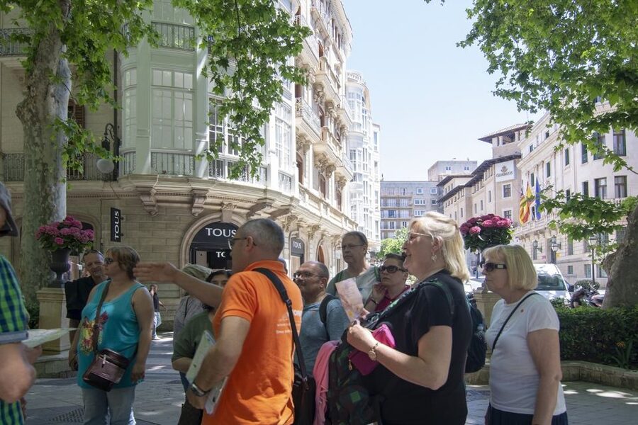 Palma de Mallorca: Old Town and Cathedral Tour - Old Town walk: squares, palaces, and Mediterranean patios