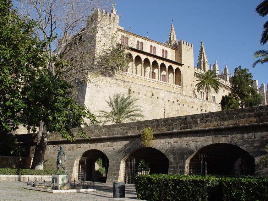 Palma de Mallorca: Palma and Valldemossa free time - Getting picked up and the bus ride to Valldemossa