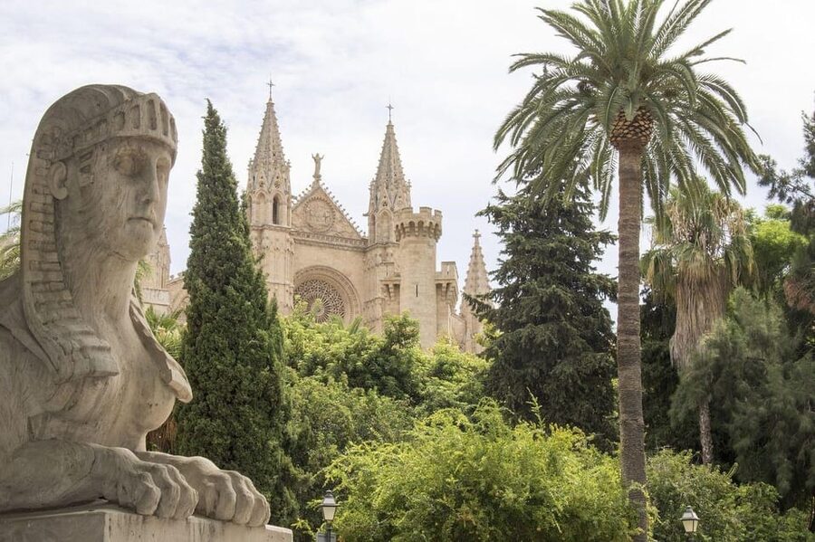 Palma de Mallorca Private Guided Walking Tour - Cathedral Santa Maria of Palma and La Almudaina, skyline moments that tie it all together