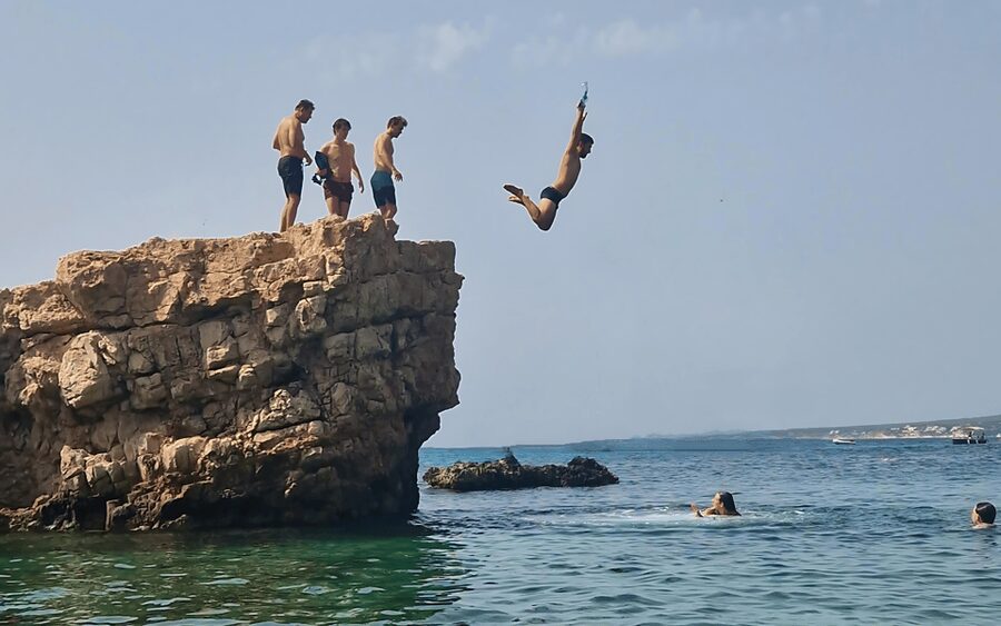Palma de Mallorca: SmallGroup Tour by Locals in Hidden Coves - Why this hidden-cove morning feels more local than Palma beach time