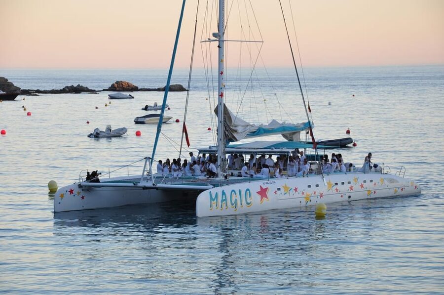 Palma de Mallorca: Sunset Sailing Catamaran Trip with Drink - The “included drink” part, and what to do if you want more