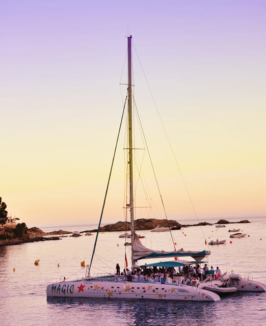 Palma de Mallorca: Sunset Sailing Catamaran Trip with Drink - The Bay of Palma cruise: what you actually see from the water