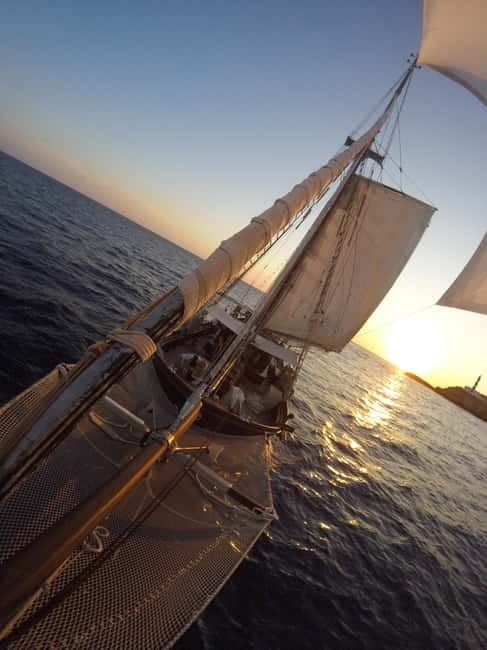 Palma de Mallorca: Wooden Sailboat; Food, Views & History - Cala Punta Negra: Aperitif, Photos, and a Breath of Sea Air