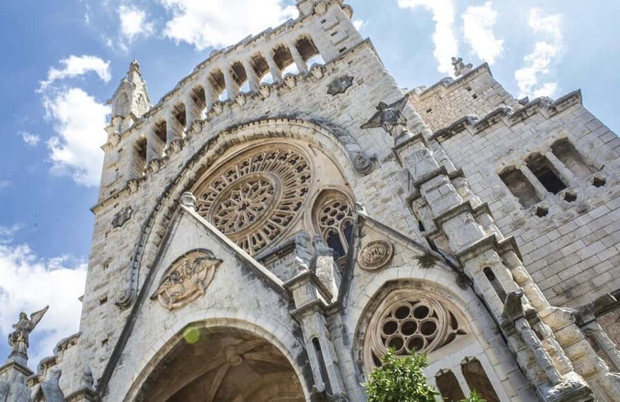 Palma: Mallorca Island Tour Via Boat, Train, and Bus - The vintage wooden Sóller train: a real highlight and a smart included ride