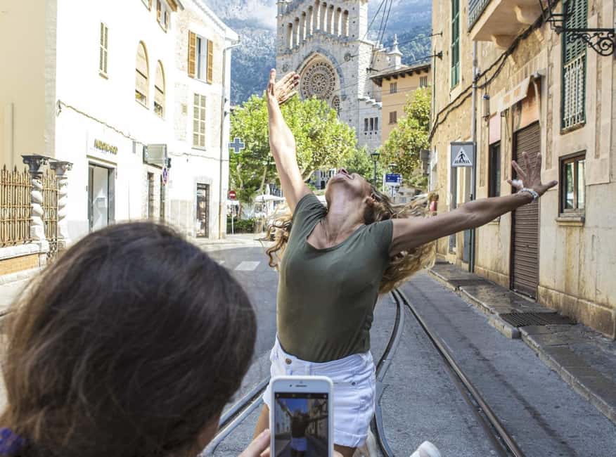Palma: Mallorca Island Tour Via Boat, Train, and Bus - Sóller Old Town free time: church, art, and the right kind of wandering