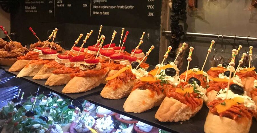 Palma Old Town Sunset Tour and Food Tastings - Meeting near La Almudaina, then settling into a 2.5-hour rhythm