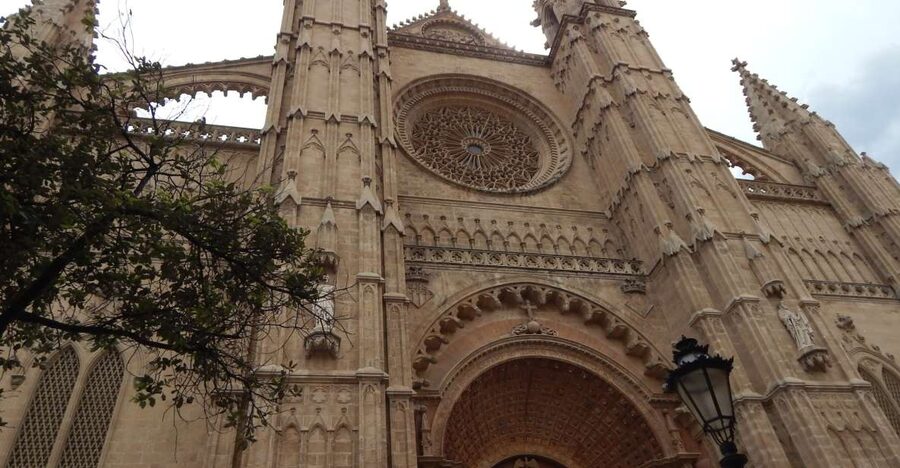 Palma: Old Town Walking Tour & Cathedral Skip-the-Line - Key things to know before you go