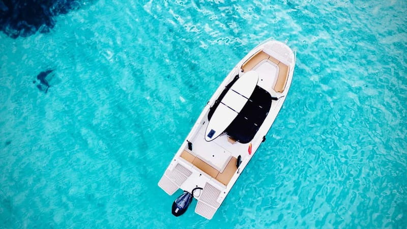 Palma: Private Boat Tour in Mallorca with Snorkel and Paddle - Getting on board at Club de Mar, where to meet the skipper