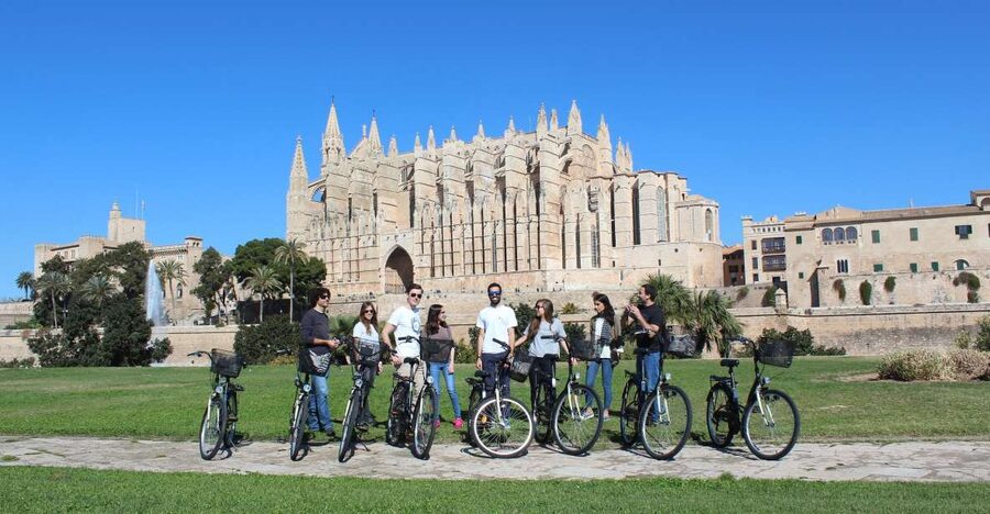 Palma Shore Excursion Bike Tour (Transfer Included) - Lonja de Mallorca and the helical columns you’ll want to photograph