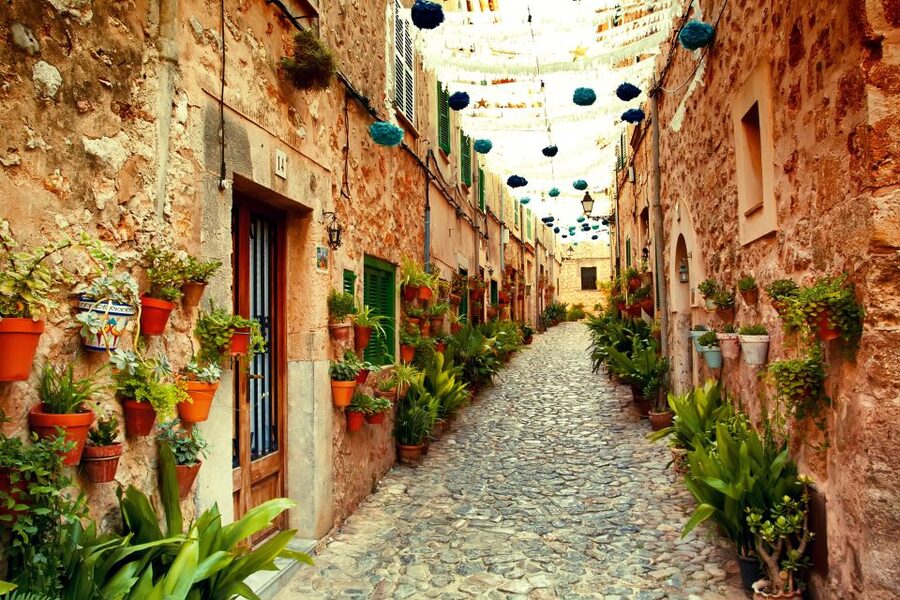 Palma: Tramuntana Full-Day Tour with Sóller Train and Lunch - The Red Lightning to Sóller: the heritage ride that sets the tone