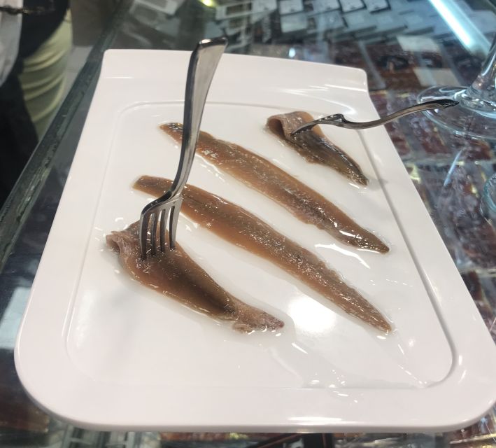 Palma: Walking Tour with Mediterranean Delicacies - Meeting point details that prevent the usual travel stress