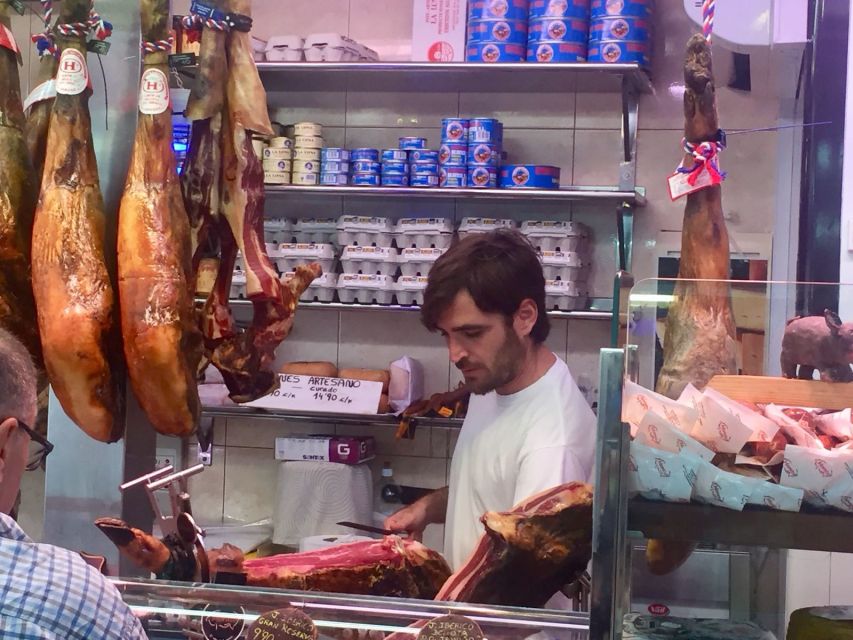 Palma: Walking Tour with Mediterranean Delicacies - Parc de la Mar to the fishing harbor: where trade really ran the town