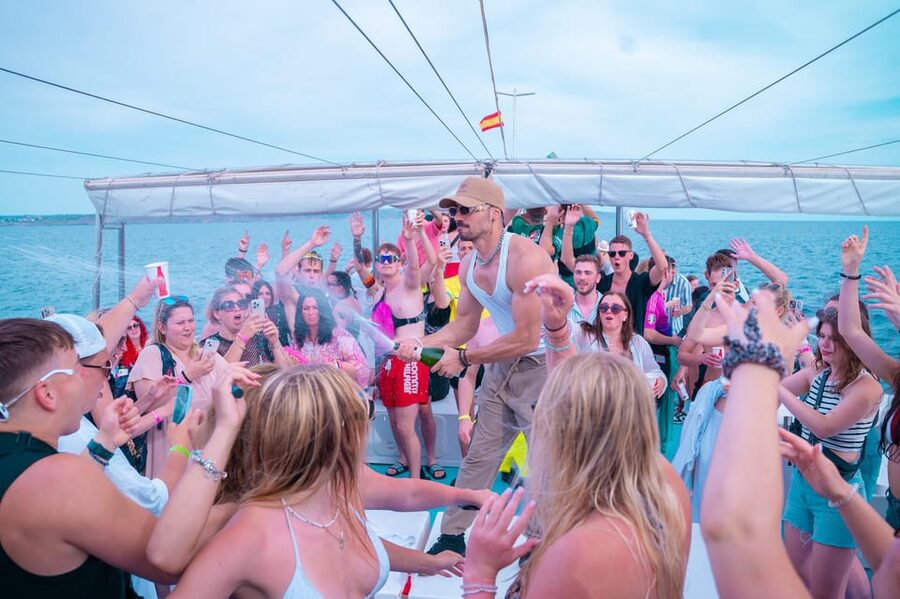 Playa de Palma: Boat Party with DJ, Buffet and Entertainment - Key points to know before you go