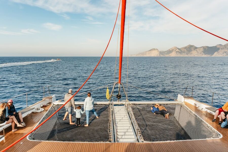 Port d'Alcudia: Sunrise at Sea & Dolphin Watching Boat Tour - Breakfast On Board and the Smooth Return to Alcúdia