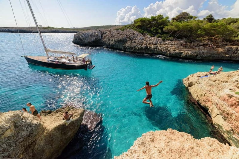 Portocolom, Mallorca: Shared Half-Day Sailing Trip - The Hanse 470e yacht, crew, and what “small group” really changes