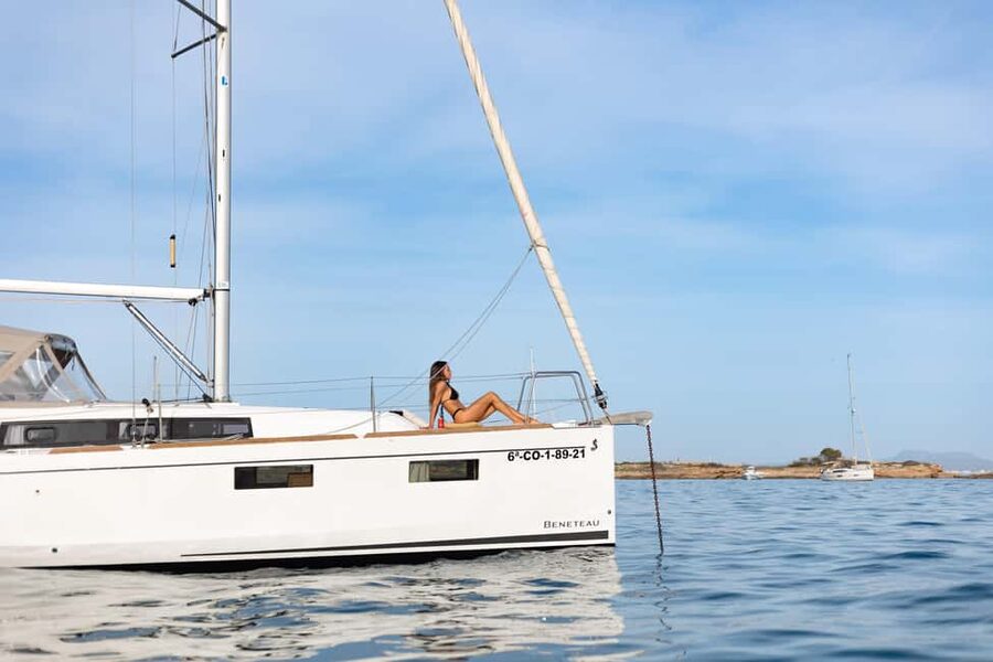 Private and exclusive sailing in the Bay of Palma and surrounding area - The 3 to 5 hour timeline: cruise, stop, swim, return