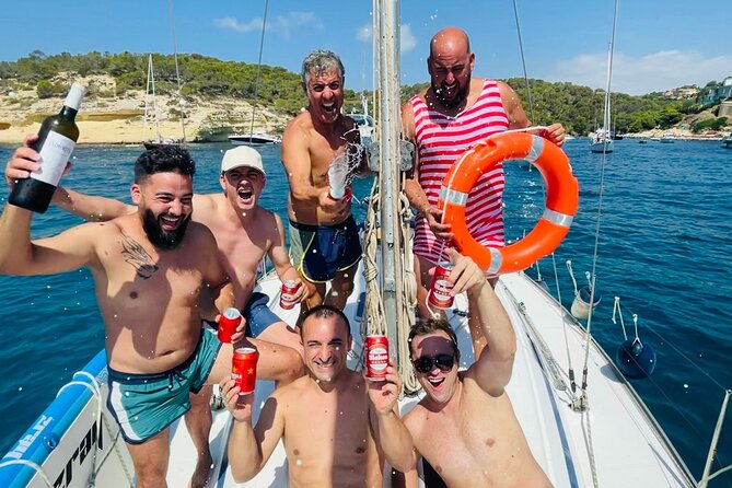 Private sailing with Paella and Tapas in Palma - Meeting point and the end of the day: Av. de Gabriel Roca