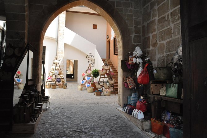 Private Tour: Palma de Mallorca Old Town - Almudaina Palace and the Old Town Winding Streets