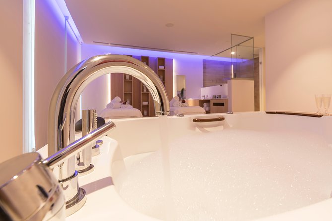 Romantic couple massage + SPA entry and private jacuzzi with cava - Getting to Mallorca Wellness Spa Gran Playa de Palma without stress