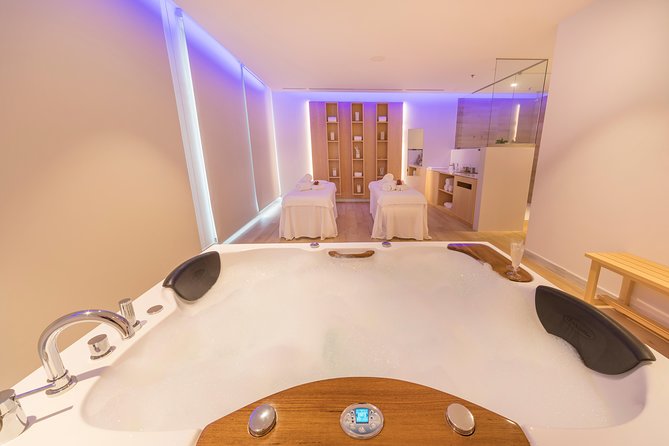 Romantic couple massage + SPA entry and private jacuzzi with cava - The 20-minute private jacuzzi with cava or tea
