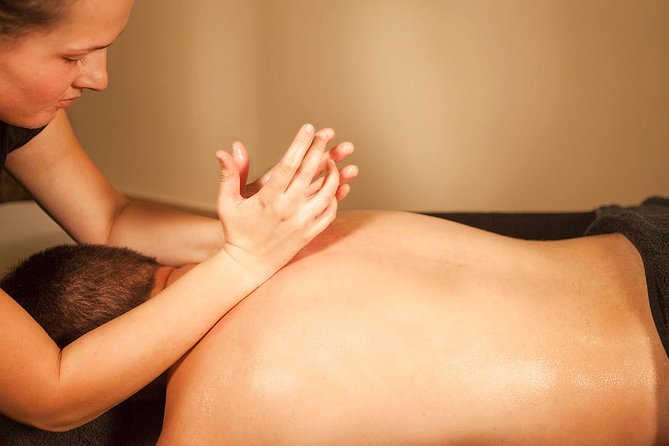 Romantic couple massage + SPA entry and private jacuzzi with cava - What to bring and what to wear (so you don’t ruin the mood)