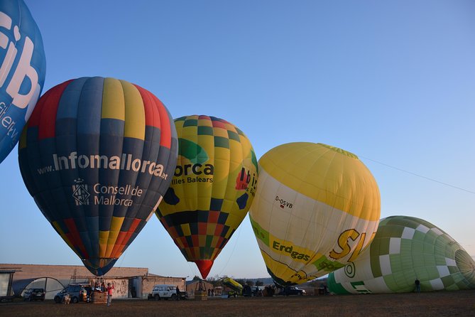 Romantic Sunrise Balloon Tour in Majorca - Pilot-led safety and small-group comfort with Ricardo and Carlos
