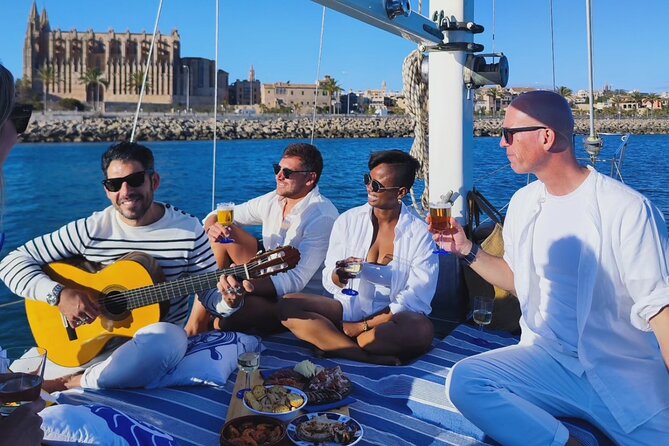 Sailing Flavors, Gastronomy and Relaxation at Sea - From the Palace of Kings to the Illetes islands: story-rich coastal cruising