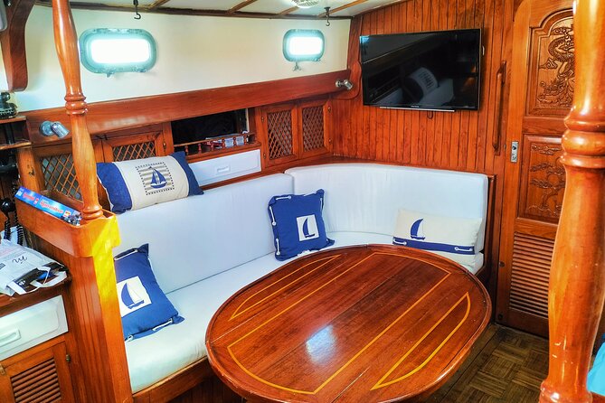 Sailing Flavors, Gastronomy and Relaxation at Sea - The tall, lighted luxury bar-restaurant you can spot from sea level