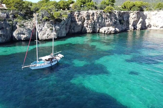Sailing Flavors, Gastronomy and Relaxation at Sea - BBQ, drinks, and chef plus waiter service: the part people remember