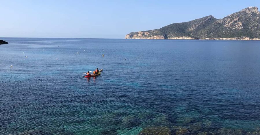 Sant Elm: Guided kayak tour to the Island Dragonera & Hiking - Sa Dragonera Natural Park by kayak: coastlines, coves, and pirate-island vibes