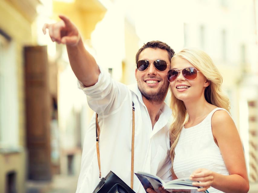 Santa Ponca: CoupleWalk, fun game and city walk for couples - Santa Ponça, but with a relationship game leading the way