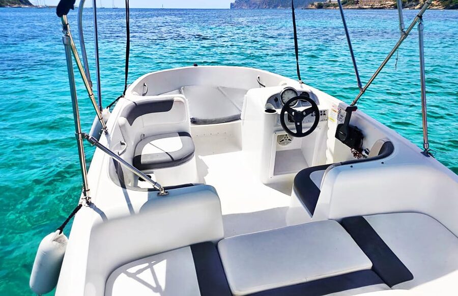 Santa Ponsa: 2-8 Hour Boat Rental (No License Needed) - Santa Ponsa Boat Rental: The fun part is taking the wheel