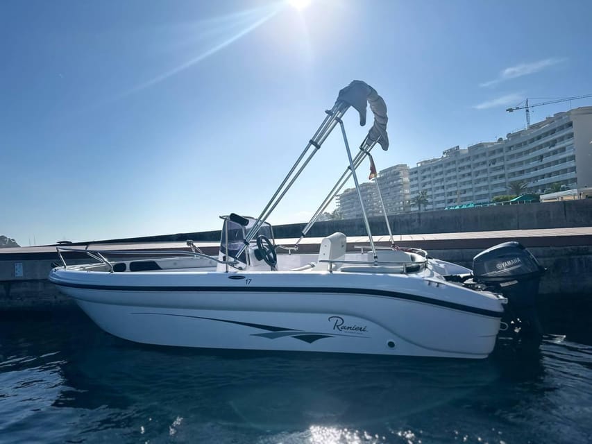 Santa Ponsa: Private Boat Rental with Driving Instructions - Private boat rental in Santa Ponsa: what it changes for your day