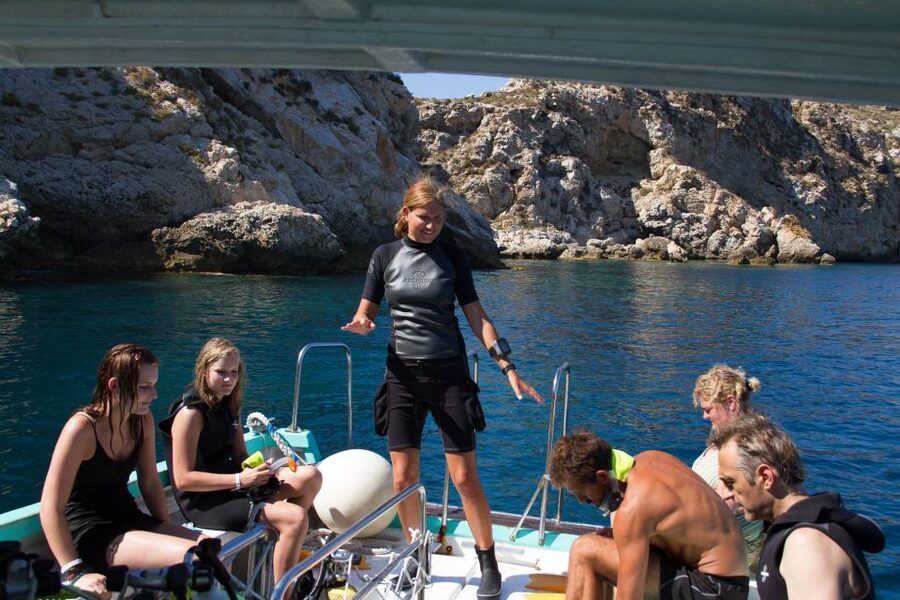 Santa Ponsa: Snorkeling Tour in a Marine Reserve - Where you meet in Santa Ponsa (and the one logistics note that saves time)