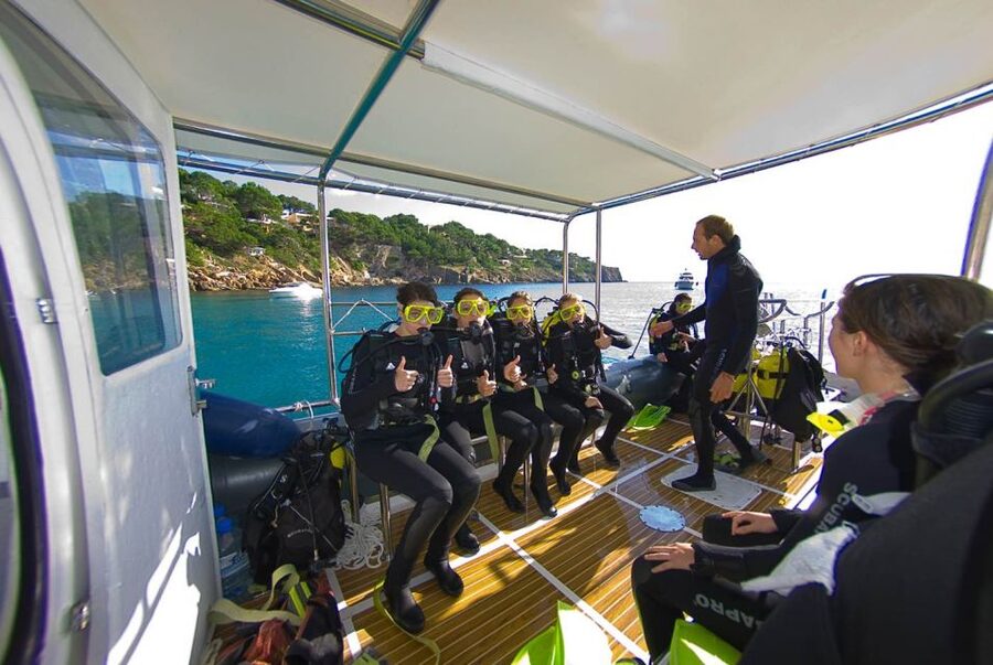 Santa Ponsa: Try Scuba Diving in a Marine Reserve - What to bring, what not to bring, and what to avoid