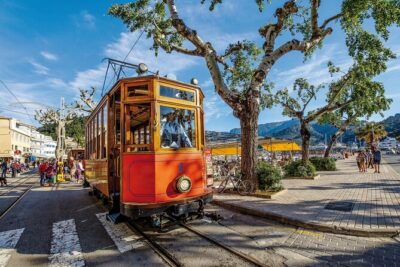 Scenic tour by Train, Tram and Boat through the lakes