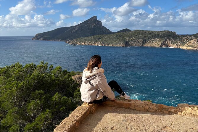 Sierra de Tramuntana hike with small picnic - Starting in Palma: Monument al Rei Jaume I, El Conqueridor to the mountains