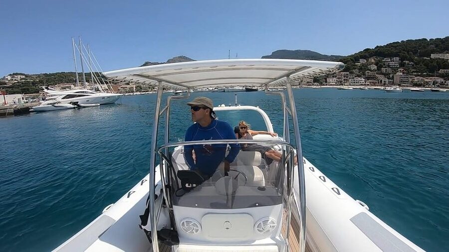 Soller: Private boat tour with skipper - Snorkel Time, Gear, and the Skipper Plus English Guide Combo