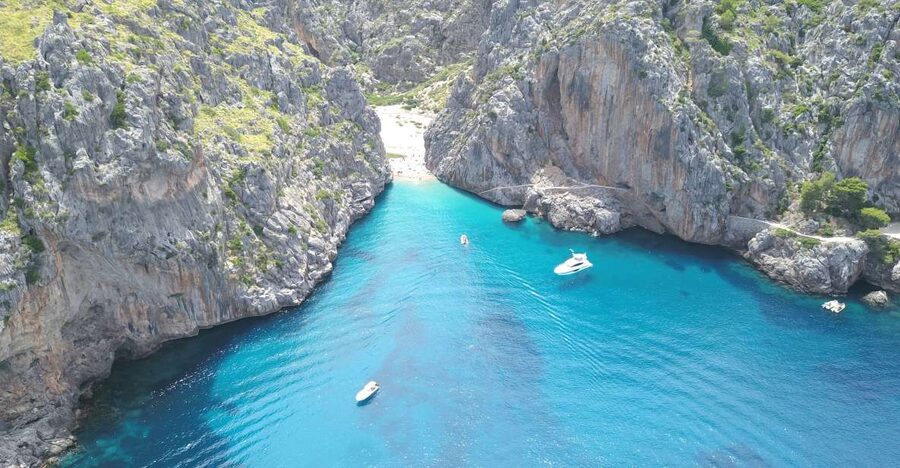 Soller: Sa Calobra & Cala Tuent Speedboat Tour - Boat comfort and seating reality check (important)