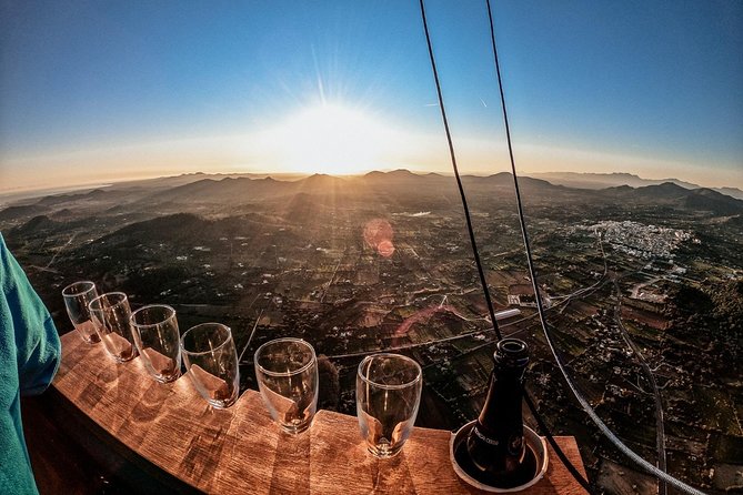 Sunrise and Sunset Experience Hot Air Balloon Ride Mallorca - Boarding the basket: small space, real heat, and practical comfort tips
