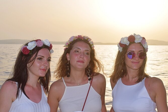 Sunset Tour Mallorca: Sunset boat trip with music & good atmosphere - From Muelle Golondrinas to Cathedral views in about 15 minutes