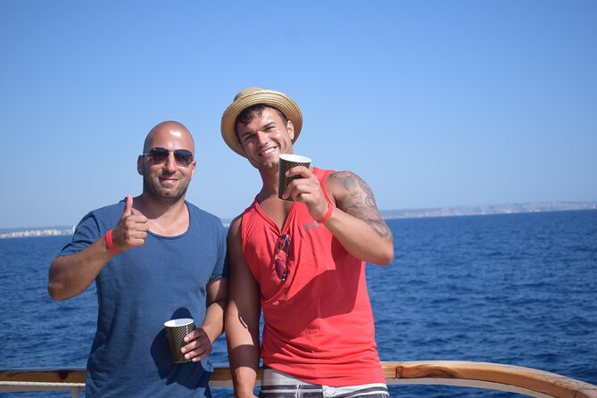 Top rated boat in Mallorca Barca Samba - Price and logistics: is $83.98 worth it?