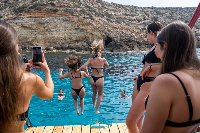 Top rated boat in Mallorca Barca Samba - Smart tips so your afternoon goes smoothly