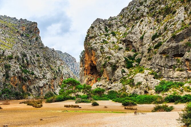 Torrent de Pareis - Stop 2: Sa Calobra, the gorge ending in a pebble beach scene