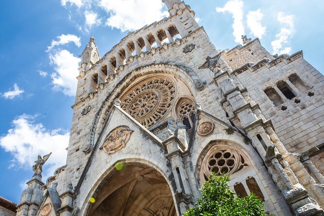 Valldemosa and Valley of Soller Tour in Mallorca - Guides and drivers: why the day feels fun instead of chaotic